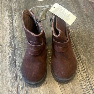 Never worn brand new with tags brown swayed toddler girl boots sz 8